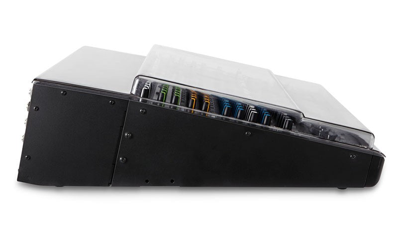 Decksaver Mackie 1604VLZ4 pro audio mixer cover protecting the mixer from dust and damage