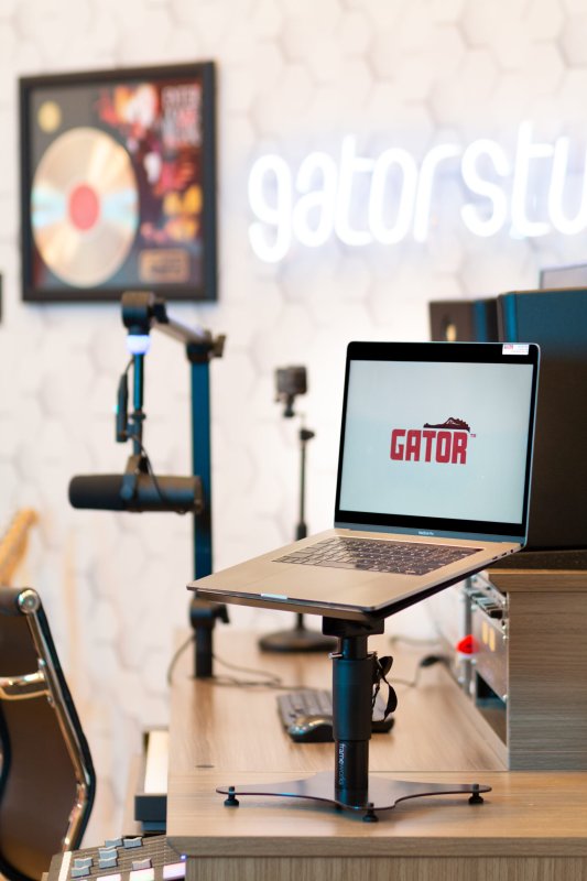 Gator GFWLAPTOP2000 Desktop Laptop And Accessory Stand 