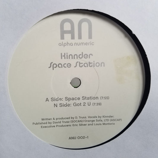 Kinnder - Space Station