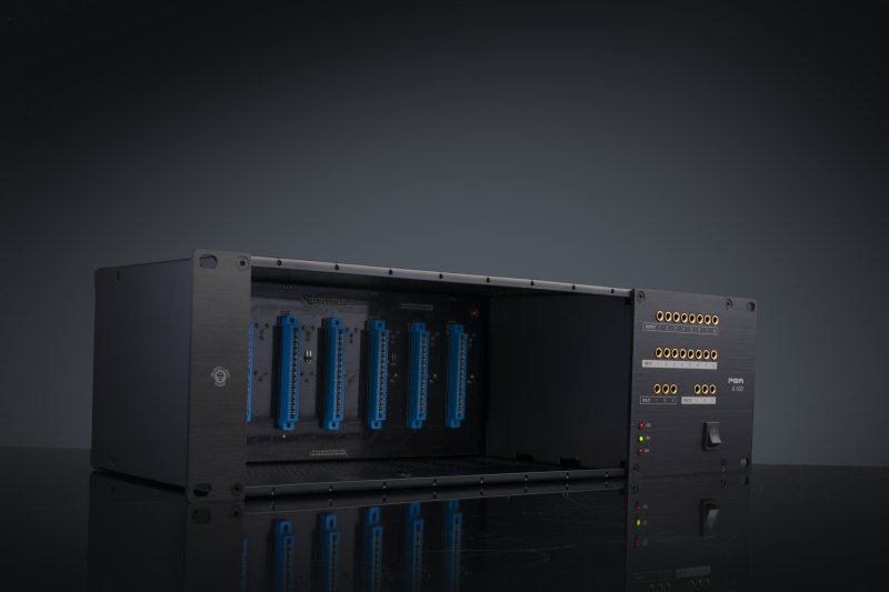 Black Lion Audio PBR8-500 500-Series 8-Slot Rack / PSU with Built-in Patchbay 